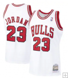 Michael Jordan, Chicago Bulls Mitchell & Ness - White